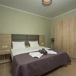 Metsovo Big Apts * Laganas